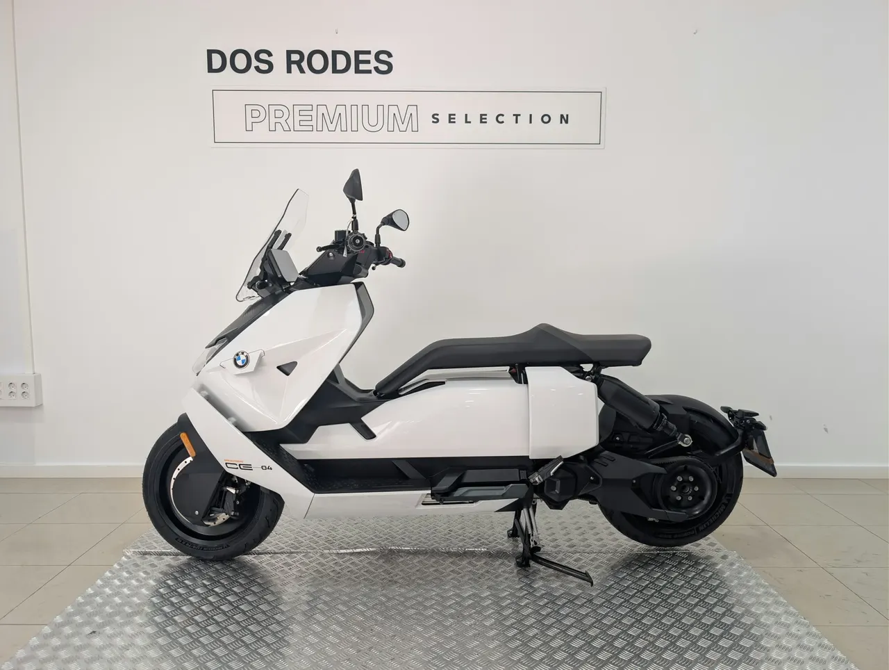 BMW CE 04